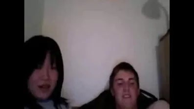 បុរសវ័យក្មេង fucks ជាមួយស្ត្រី busty ចាស់ទុំ។