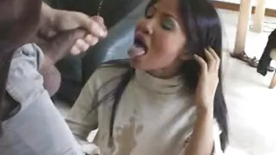 គិនុប្ឋលូម្រាមដៃ pussy បន្ទាប់ពីការប្រកួតជុំទី។