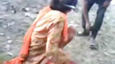 Fucks Nacho Vidale ក្មេងស្រីដ៏ស្រស់ស្អាតជាមួយនឹងការ pubis មានរោមដោយជល់ធំ។