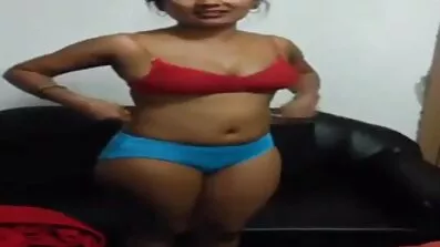 លោកប៉ូល fart លោកគីមនៅលើពូកខ្យល់.