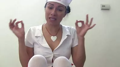 Laila តណ្ហាត្រូវបាន fucked ដោយសារតែនាងបានអង្រួន tits របស់នាងយ៉ាងខ្លាំង.