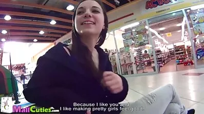 ប្រឹងនិង fucking Valentina Nappi។