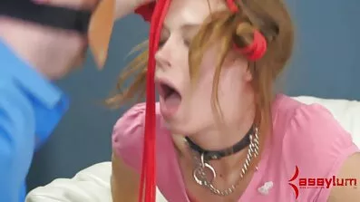 Sofia ទទួលបានសត្វលារបស់នាង fucked ជាមួយអ្នកផលិតនៅក្នុង Jacuzzi នេះ។
