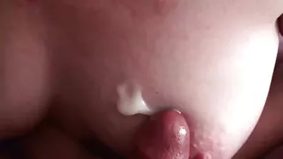 តុក្កតាម៉ារីជិះ booty នៅលើជល់។