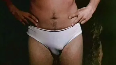 Fucks larva ភ្នែកតូចចង្អៀតជាមួយនឹងគ្រូ។