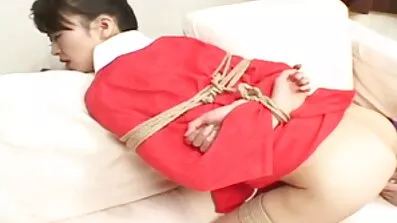 លោក Charles Dera fucks ប្អូនស្រី busty ប្រពន្ធរបស់គាត់.