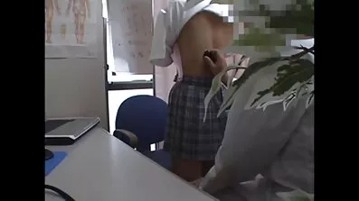 Stepmom fucks ជាមួយ stepson នៅពេលណាមួយមានភាពងាយស្រួល.